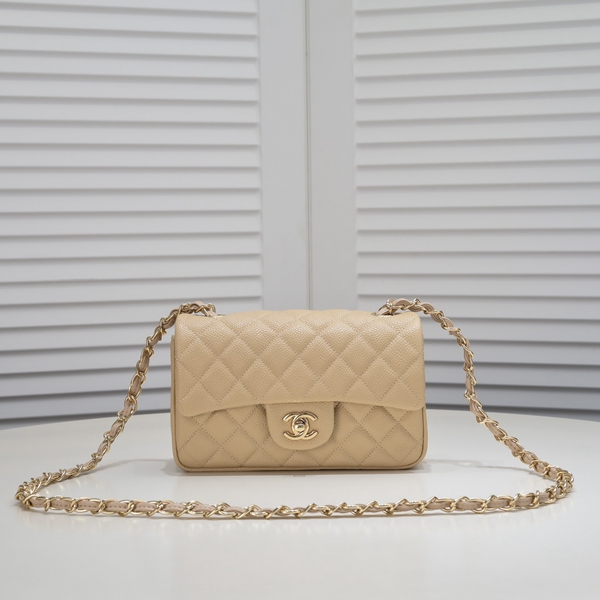 シャネルバッグ正面デザイン